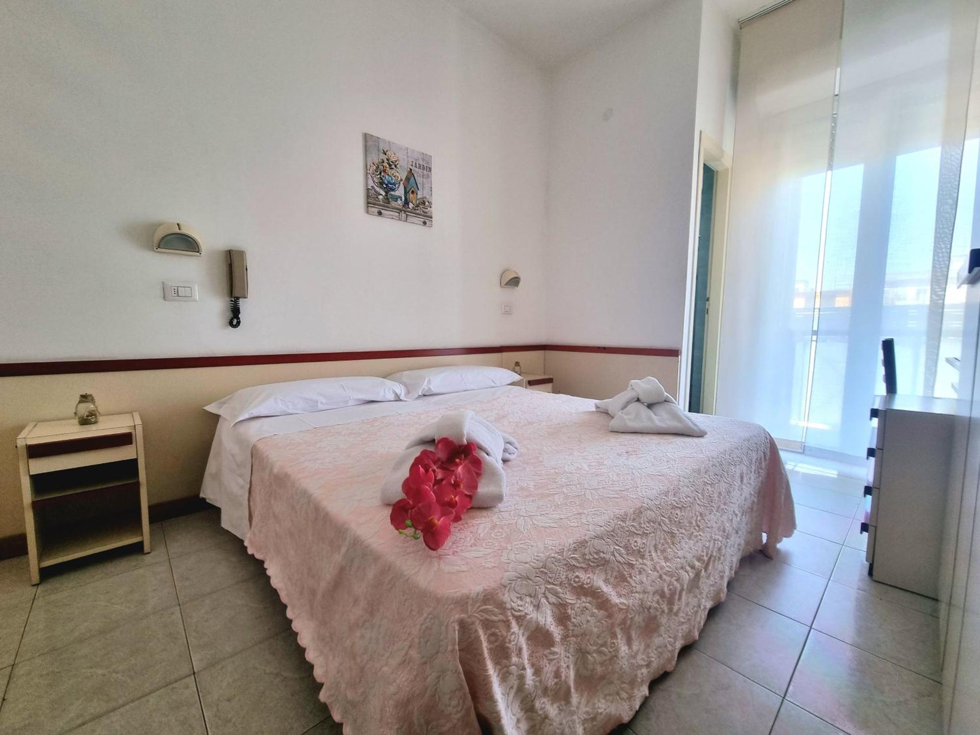 Due Gemelle Hotel Rimini Kültér fotó