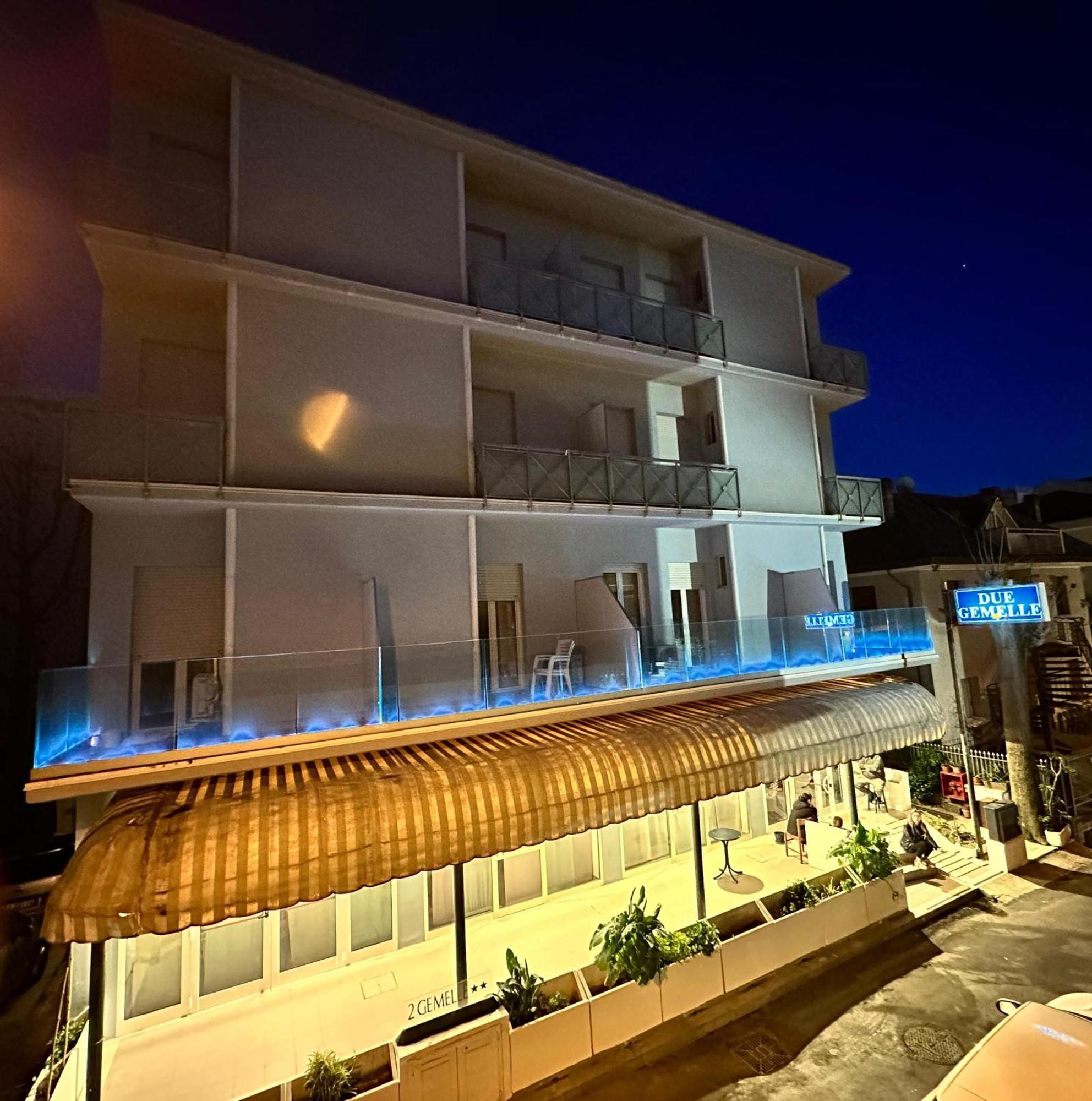 Due Gemelle Hotel Rimini Kültér fotó